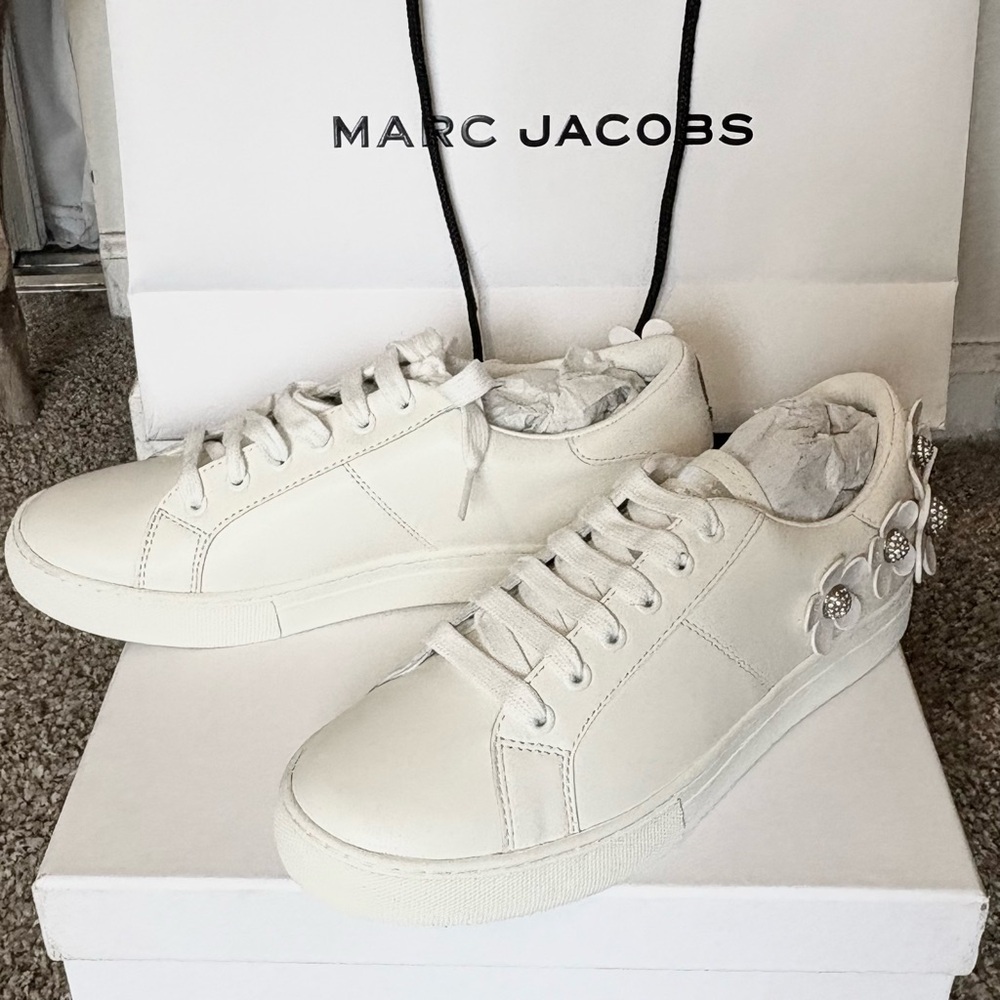 Marc Jacobs Daisy White Sneakers Embellished Tie Up Shoes Women’s Size 11
